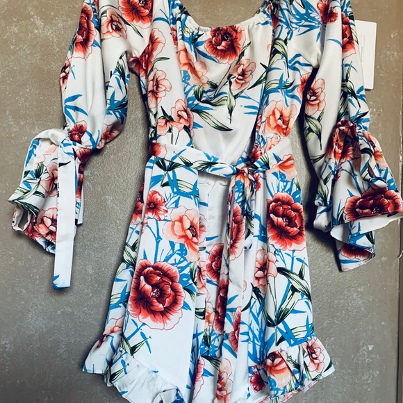 Pretty Little Thing Floral Spring Romper - Picture 3 of 5
